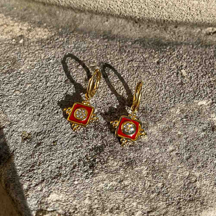 Boucles d'oreilles mini-créoles pendentif talisman, strass et émail 0322545
