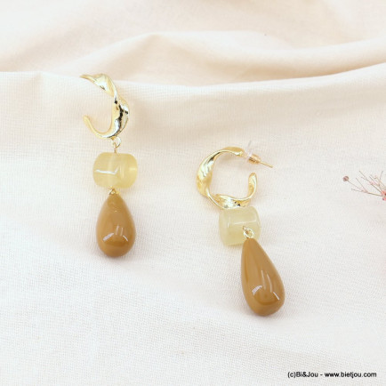 Boucles d'oreilles pendantes effet mobile en métal doré et perles résine colorée 0323109 cognac