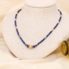 Collier ethnique-chic avec perles en acier inoxydable doré et billes facettées en pierre véritable 0123583 bleu foncé