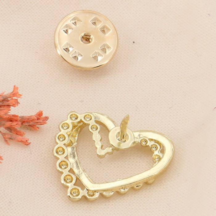 Lot x2 pin's double coeur métal et perles blanches imitation 0623513 doré