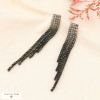 Boucles d'oreilles pendantes en acier inoxydable à franges strass couleur dégradée 0323609 noir/blanc