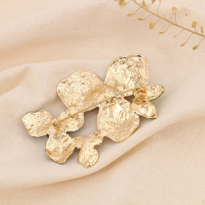 Broche épingle fleurs métal émail coloré 0524504 gris clair