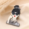 Broche épingle vintage résine femme lunettes 0524506 noir/blanc