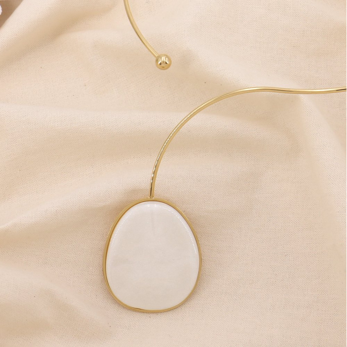 Collier Torque Acier Inoxydable Pendentif Résine Colorée 0125002 blanc