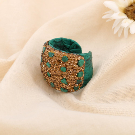 Bague en Cuir avec Strass et Eclats de Pierre ou Perles 0425042 vert foncé