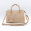 Petit sac à main porté main trois compartiments fermoir zip porte-clef fleur simili-cuir 0923507 naturel/beige