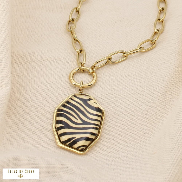 Collier chaîne acier inox. pendentif zèbre résine 0125523 doré