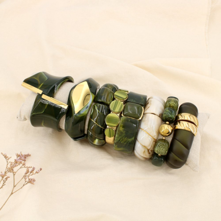 Ensemble 8 bracelets acier résine nuance vert 0225619 vert