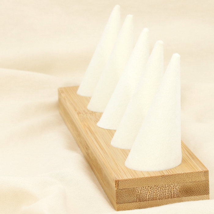 Présentoir à bagues 5 cônes velours socle bois 0626017 blanc