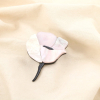Broche épingle vintage résine marbrée fleur stylisée 0526012 naturel/beige