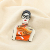 Broche épingle résine marbrée métal femme silhouette 0526016