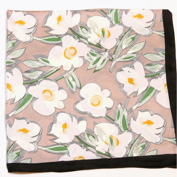 Carré satin floral contrasté touché soie polyester 0726011 rose nude