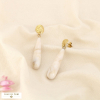 Boucles d’oreille goutte allongée résine marbrée 0326044 naturel/beige