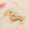 Broche aimantée chien teckel métal émaille résine 0526047 taupe