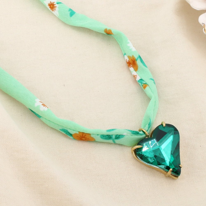 Collier acier verre polyester imprimé floral coeur 0126176 vert