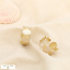 Boucles d’oreilles créoles coquillages acier émail 0326059 blanc