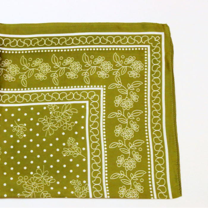 Carré satin bandana floral touché soie polyester 0726516 vert kaki
