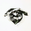 Carré satin rose graphique touché soie polyester 0726537 noir