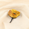 Broche épingle vintage résine marbrée fleur stylisée 0526012 cognac