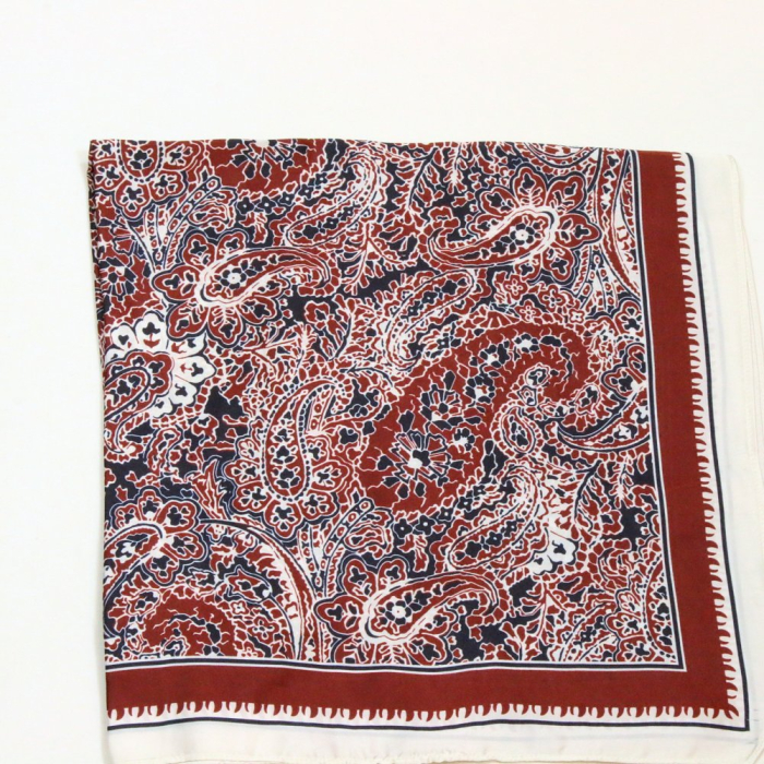 Carré satin motif cachemire touché soie polyester 0726506 rouge bordeaux